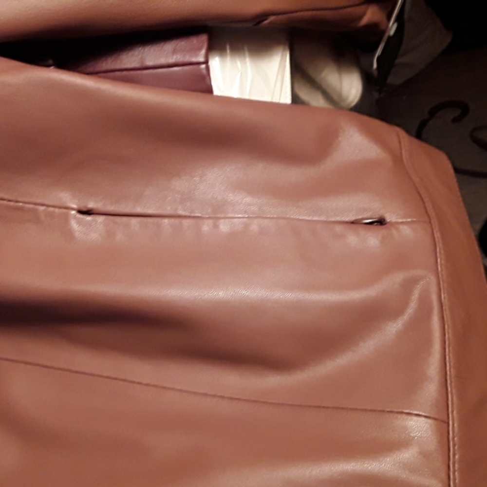 2 leather jackets 1 tan 2xl 1brown XL still with tags a original bag Delancy lea